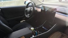 Вижте интериора на Tesla Model 3