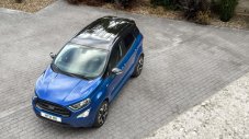 Как Ford използва пластмасови бутилки в колите си