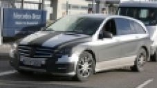 Mercedes модернизира R-Class