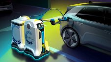 Volkswagen представи робот за зареждане на електромобили