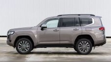 Toyota спря продажбите на Land Cruiser 300 и Lexus LX