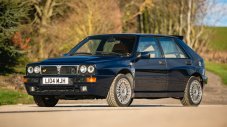 Мистър Бийн продава уникалната си Lancia Delta HF Integrale Evo II