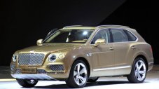 Bentley слага на Bentayga бензинов V8