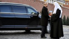 В какви коли се вози руският патриарх Кирил