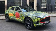 Тереза Мей първа видя кросоувъра на Aston Martin