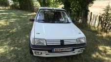 Това Peugeot 205 със 700 к.с. може да засрами дори Ferrari