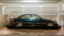 BMW 7-Series, прекарало 23 години в капсула, се продава