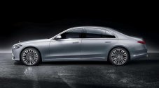 Mercedes-Benz няма да съкращава седани от гамата си