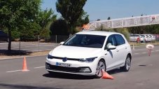 &bdquo;Лосовият тест&ldquo; се оказа проблем и за новия VW Golf