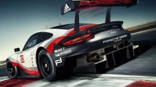 Porsche премести двигателя на състезателното 911 RSR