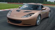 Lotus тества хибрид с 414 к.с.