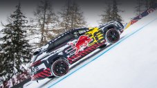 Audi e-tron изкачи най-трудната ски-писта в света (ВИДЕО)