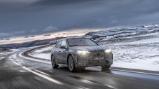 BMW тества електрическия си флагман в екстремни условия