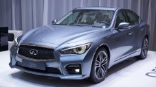 Infiniti показа Q50 с двигател на Mercedes-Benz
