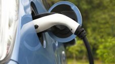 Неудобните тайни зад бума на електромобилите в Европа