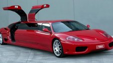 Продава се уникална лимузина Ferrari 