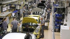 Работниците в Porsche заплашват със стачка