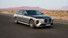 Новите коли на BMW вече оценяват шофьорите си