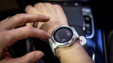 Mercedes-Benz направи умен часовник за автомобила