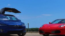 Може ли кросоувър да изпревари Ferrari? Да, ако е Tesla!