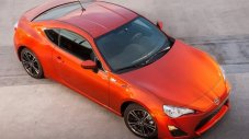 Първият седан на Scion ще използва Mazda2