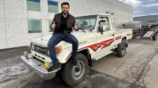 Обсебен от Toyota: Мъж си купува поне по един Land Cruiser всеки месец