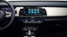 Honda ограничава сензорните екрани