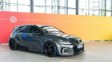 Volkswagen показа Golf GTE HyRacer