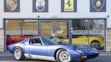 Продават първото Lamborghini на Род Стюарт