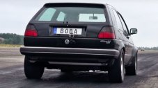 Най-бързият VW Golf в света счупи още един рекорд (ВИДЕО)