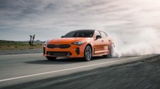 Kia зарадва любителите на дрифта със специален Stinger (ВИДЕО)