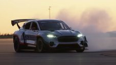 Вижте какво направи Кен Блок с електрическия Mustang
