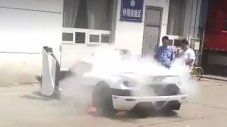 Koenigsegg за 1.7 млн. долара се самозапали