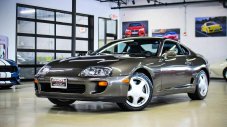 28-годишна Toyota Supra се продава за 300 000 долара