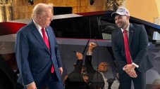 Доналд Тръмп получи като подарък Tesla Cybertruck (и Rolex)