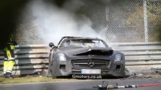 Mercedes-Benz SLS AMG Black Series се разби на &bdquo;Нюрбургринг&rdquo;