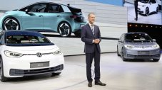 Шефът на VW Group бие отбой за електромобилите