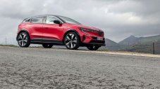 Шокова терапия: тестваме новото Renault Megane E-Tech