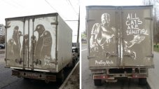 Руснак превръща мръсни камиони в изкуство