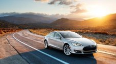 Tesla бие по продажби S-класата и BMW Серия 7 в Европа