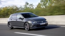 VW Golf VIII показва защо дизелът не е за изхвърляне