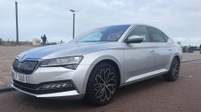 Първата крачка е направена: Тестваме Skoda Superb iV 