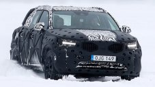 Нови шпионски снимки на Volvo XC40