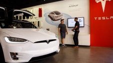 Саудитският държавен инвестиционен фонд има интерес към Tesla