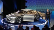 Hyundai Genesis хвърля ръкавица на 6-Series Gran Coupe, А7 Sportback и CLS