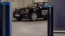 Mercedes започна реални тестове на паркиране без шофьор