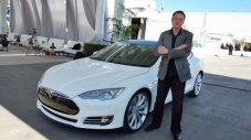 Загубите на Tesla не попречиха на Мъск да получи най-много пари