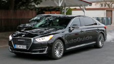 Genesis G90 предизвиква и Maybach