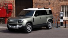 Land Rover Defender получи електрическа помощ