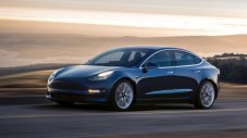 Собствениците на Tesla не се интересуват от Model 3